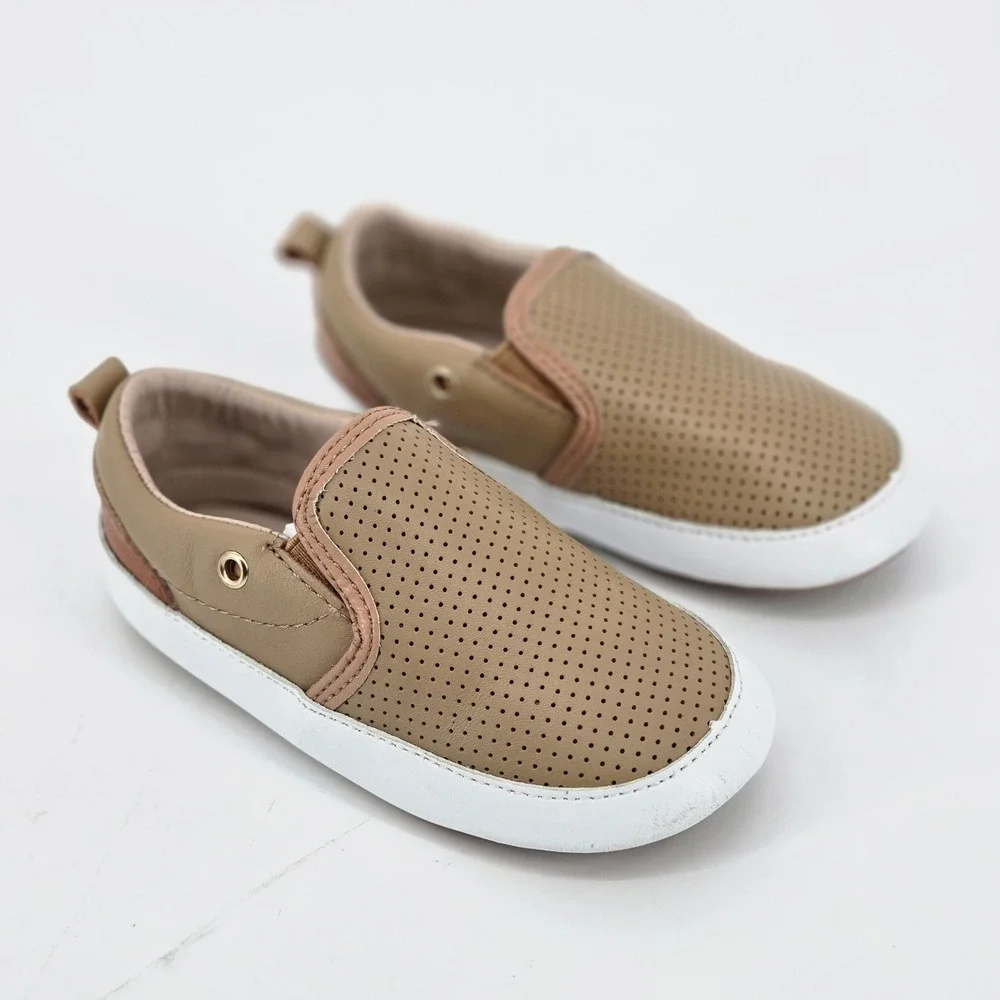 Little Love Bug Tan Quinn Slip On Leather Wide Toe Box Toddler Shoes Size 8 VGUC